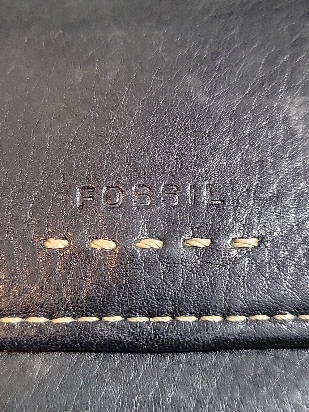 Fossil Black Pebbled Leather Foldover Wallet with, Checkbook, And Card Holder - Picture 3 of 8